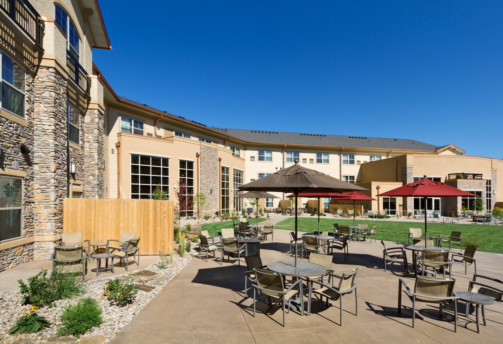Clubhouse Hotel And Suites Pierre Exterior foto